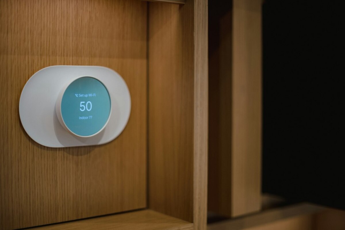 A Smart Thermostat Isn’t Just a Gadget: How to Retrofit One in an Older Home (Without Rewiring Everything)